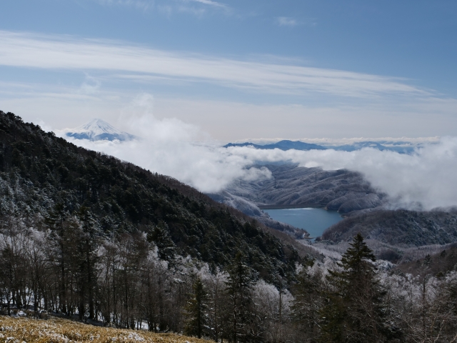 山梨で冬の景色が楽しめる登山コース