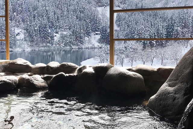 冬デートに温泉が選ばれる理由